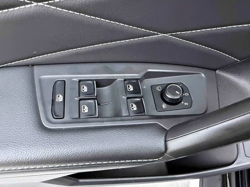 Volkswagen Tiguan L 2022 — фото 15
