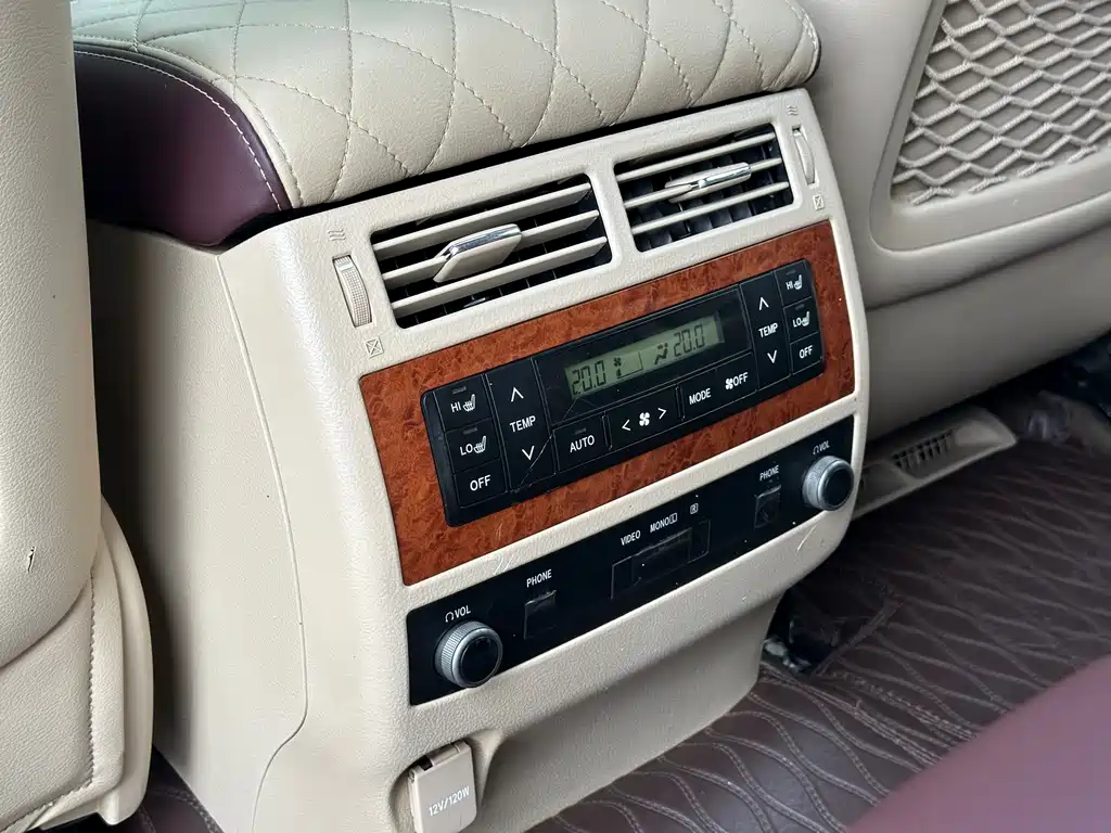 Toyota Land Cruiser 2014 — фото 25