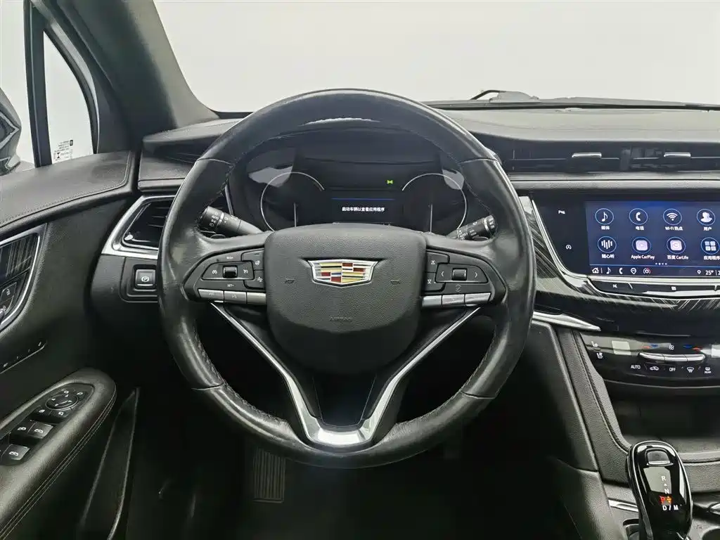 Cadillac XT6 2021 — фото 11