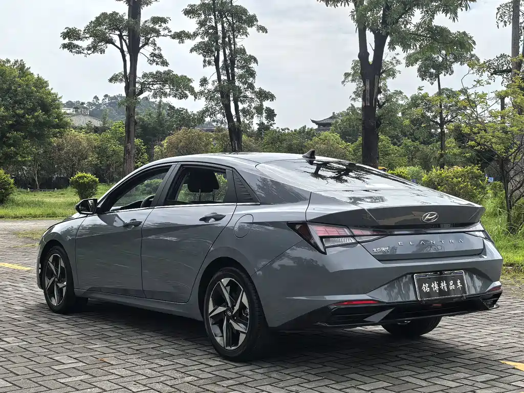 Hyundai Elantra 2021