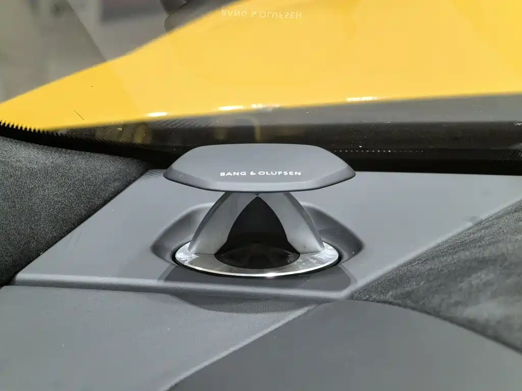 Lamborghini Urus 2023 — фото 15