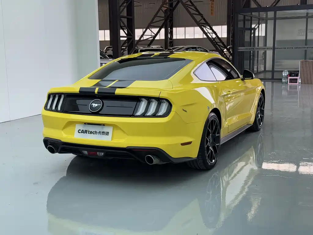 Ford Mustang 2020 — фото 12