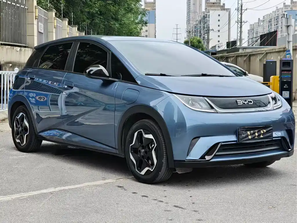 BYD Dolphin 2025