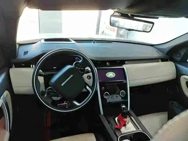 Land Rover Discovery Sport 2021