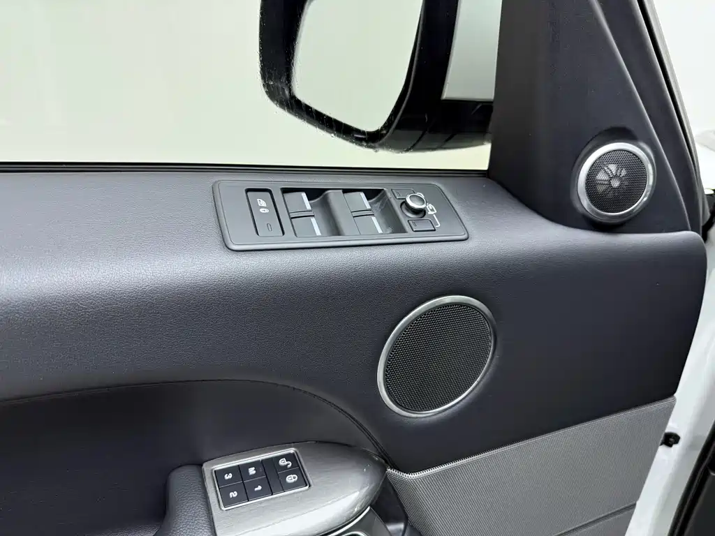 Land Rover Sport 2017 — фото 19