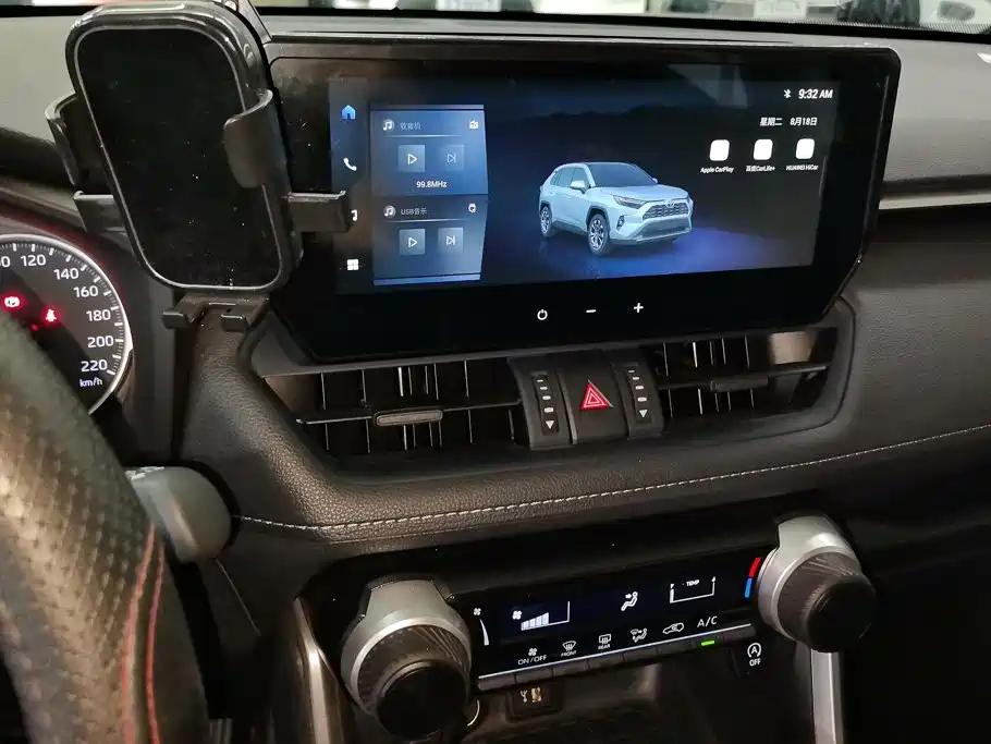 Toyota RAV4 2025 — фото 13