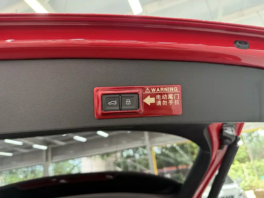 Audi Q2L 2022 — фото 12