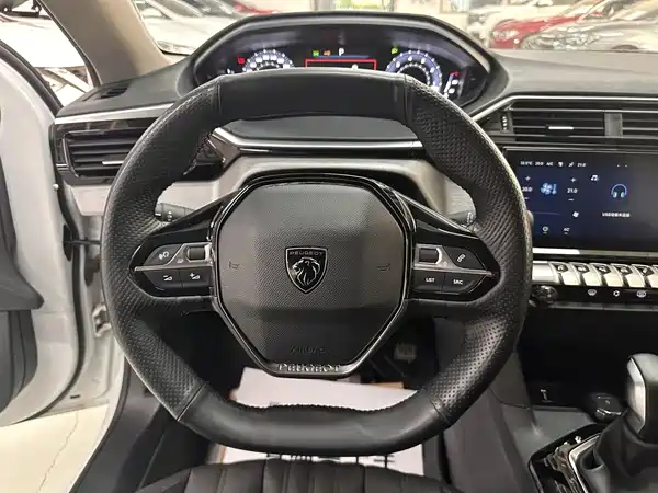 Peugeot 408 2023