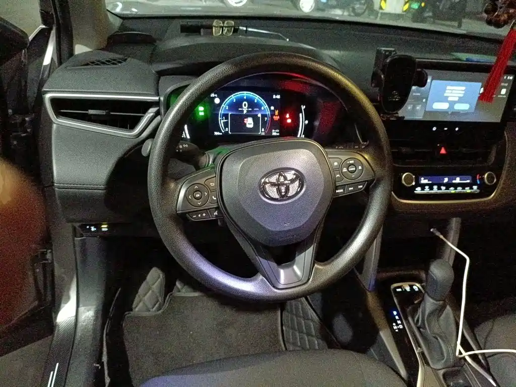 Toyota Corolla Cross 2025 — фото 3