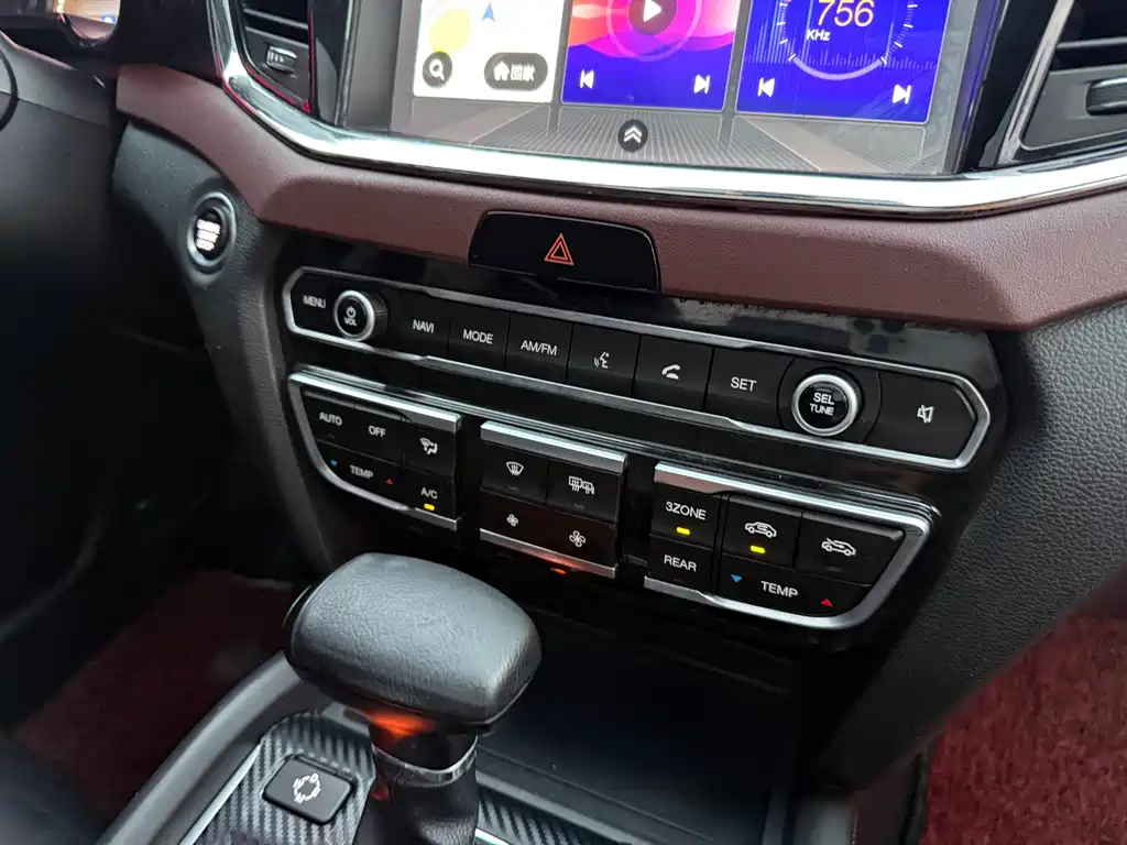 GAC Motor Trumpchi GS8 2017 — фото 21