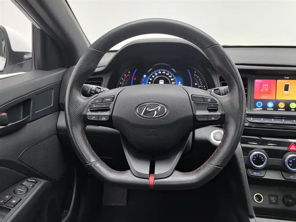 Hyundai Elantra 2020 — фото 11