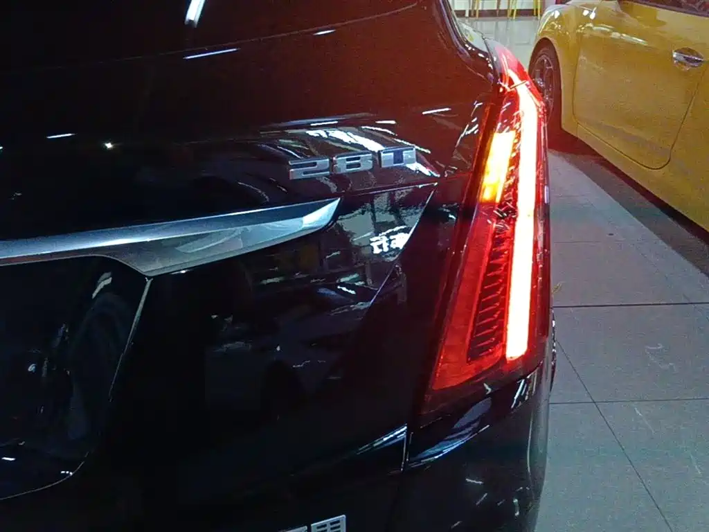 Cadillac XT5 2023 — фото 8