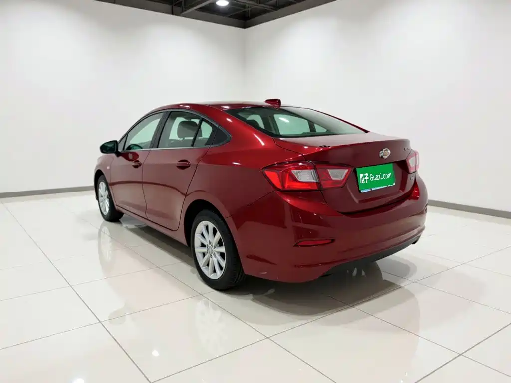 Chevrolet Cruze 2018 — фото 25