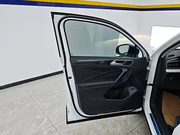 Volkswagen Tiguan L 2024