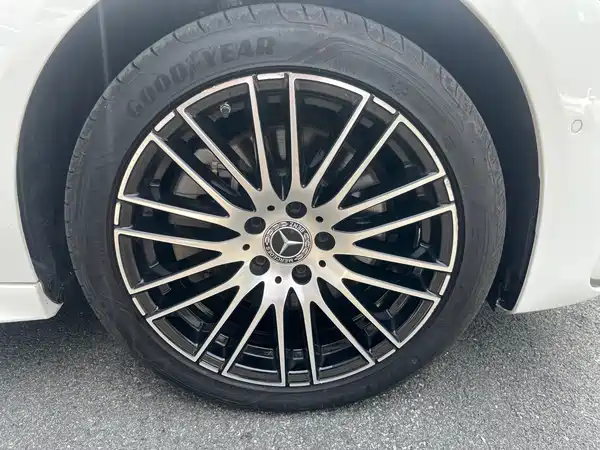 Mercedes-Benz C-Class 2023