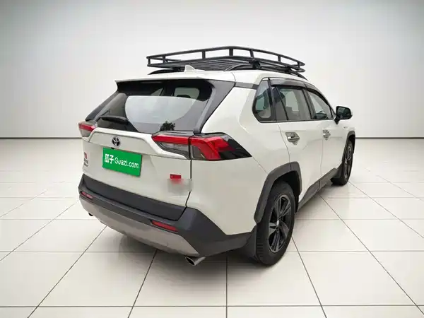 Toyota RAV4 2021