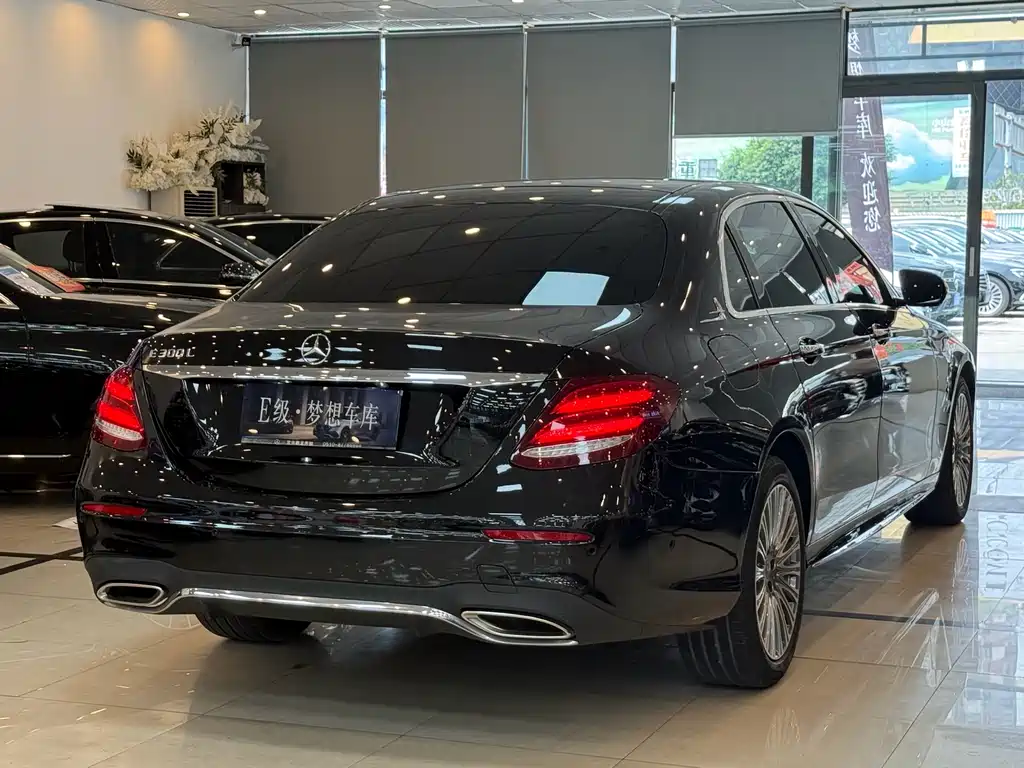 Mercedes-Benz E-Class 2020 — фото 21