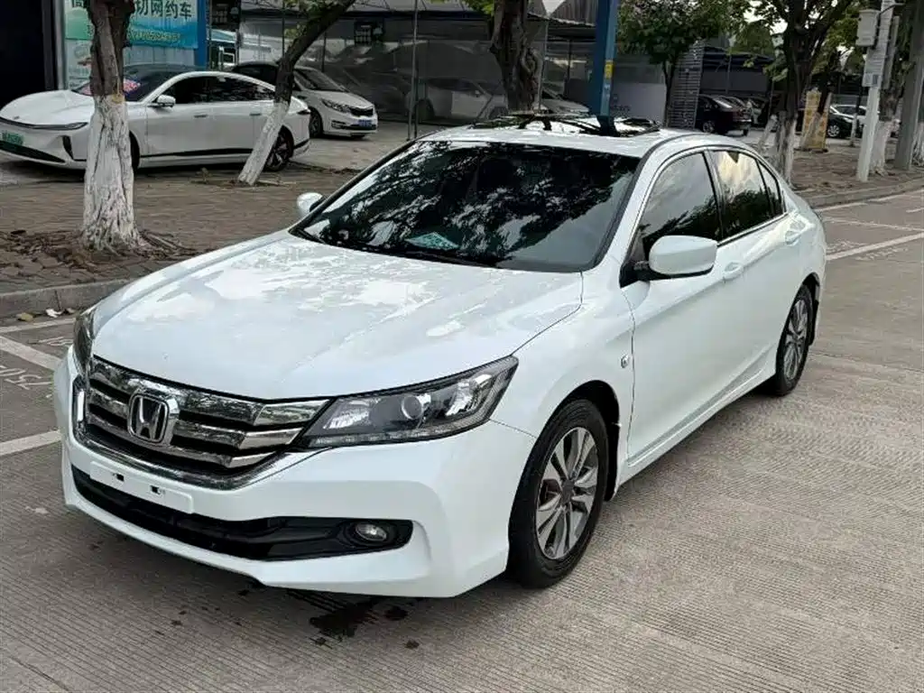Honda Accord 2015 — фото 1