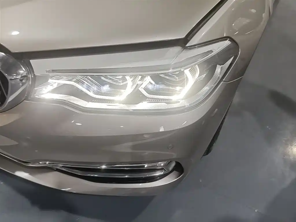 BMW 5 Series New Energy 2021 — фото 24