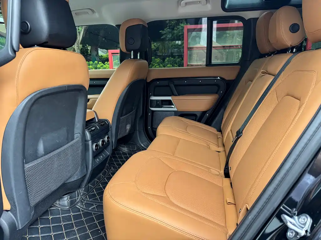 Land Rover Defender 2022 — фото 15