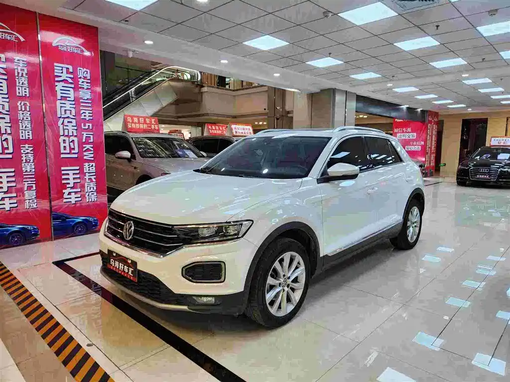 Volkswagen T-Roc 2022 — фото 1