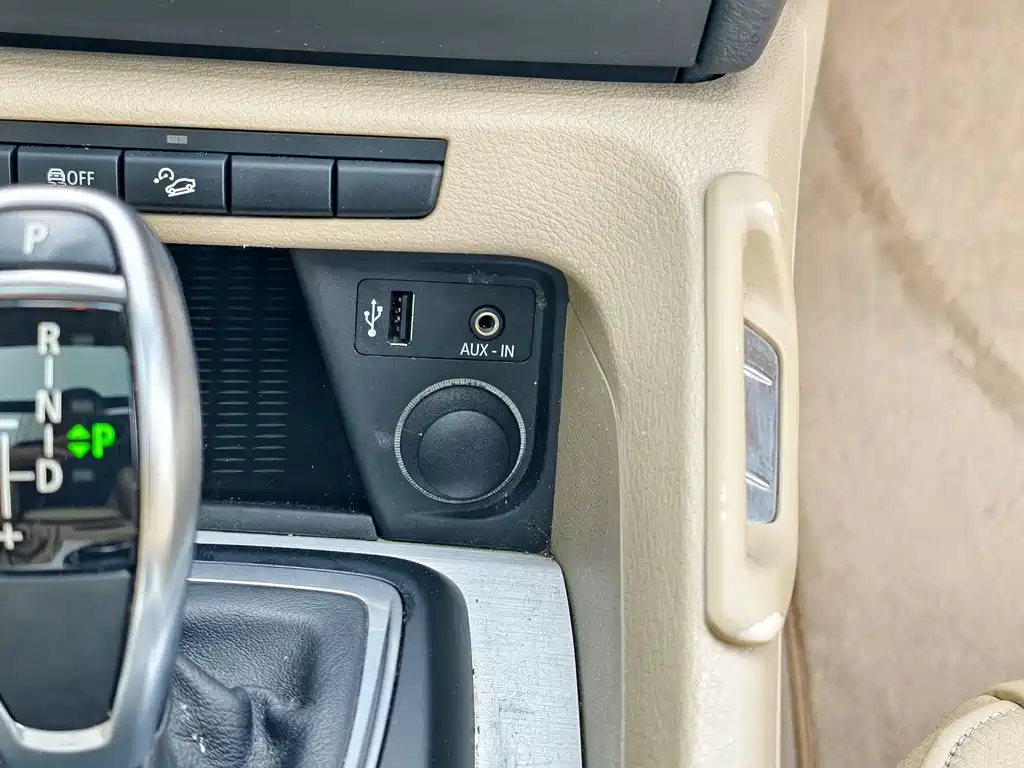 BMW X1 2012 — фото 48