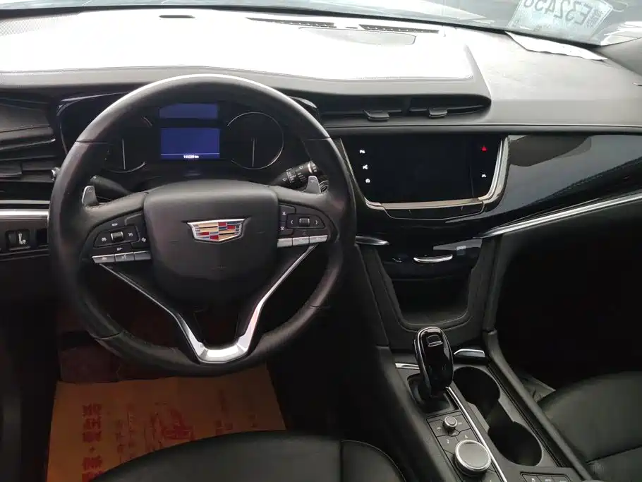 Cadillac XT6 2020 — фото 12