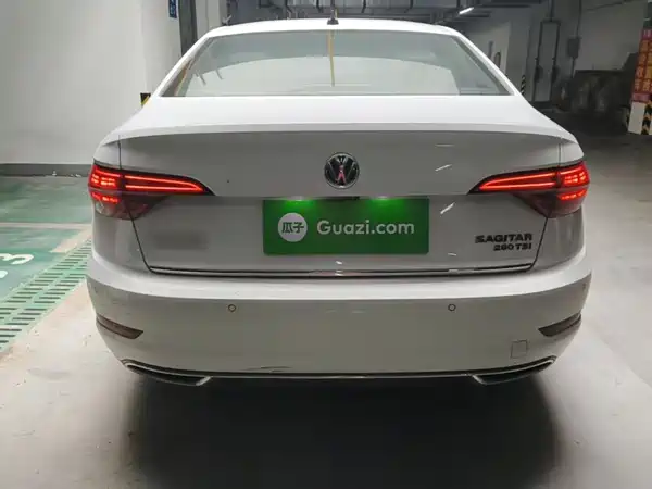Volkswagen Sagitar 2020