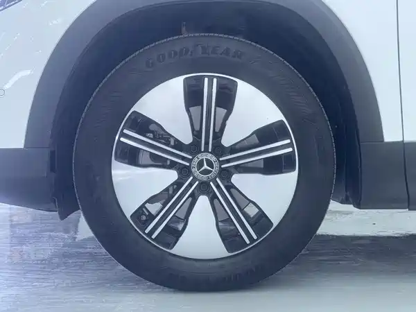 Mercedes-Benz EQB 2023