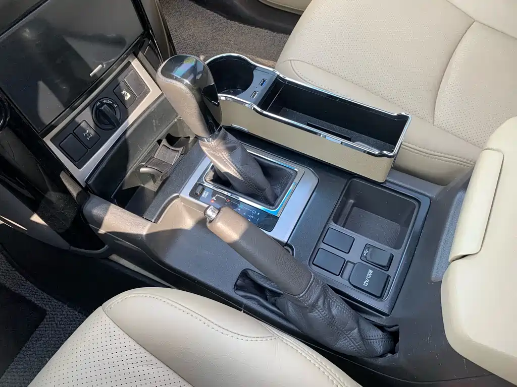 Toyota Prado 2016 — фото 20