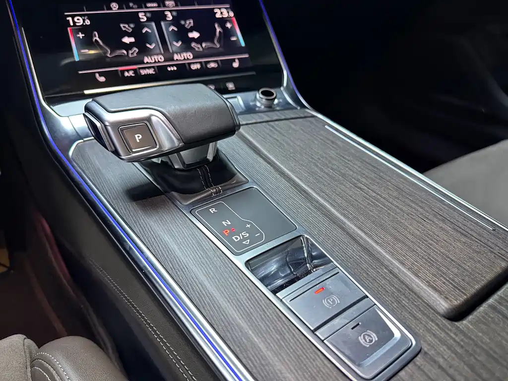 Audi A7L 2022 — фото 9