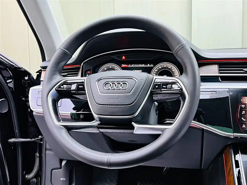 Audi A8 2020 — фото 10