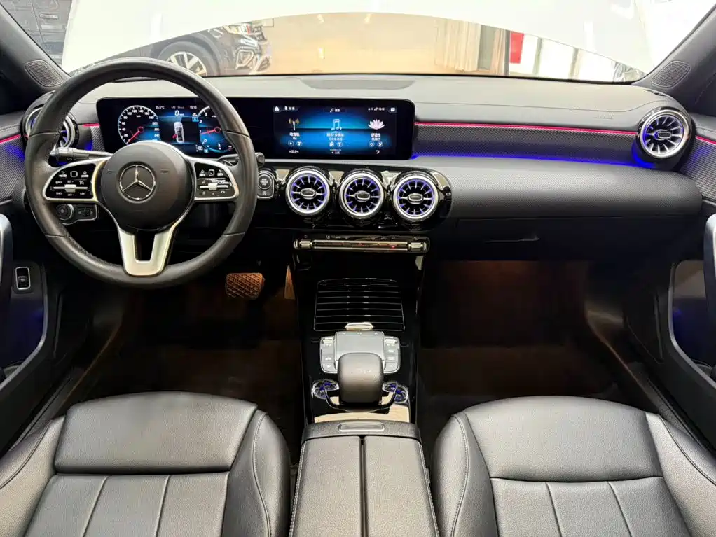 Mercedes-Benz A-Class 2023 — фото 20