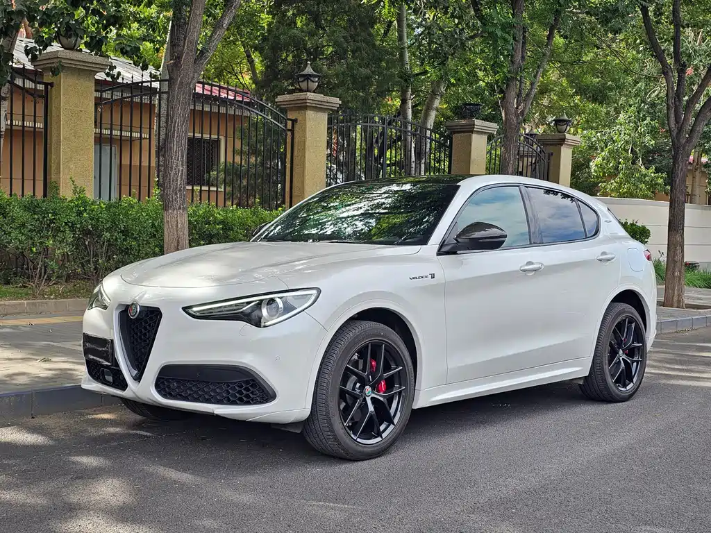 Alfa Romeo Stelvio 2022