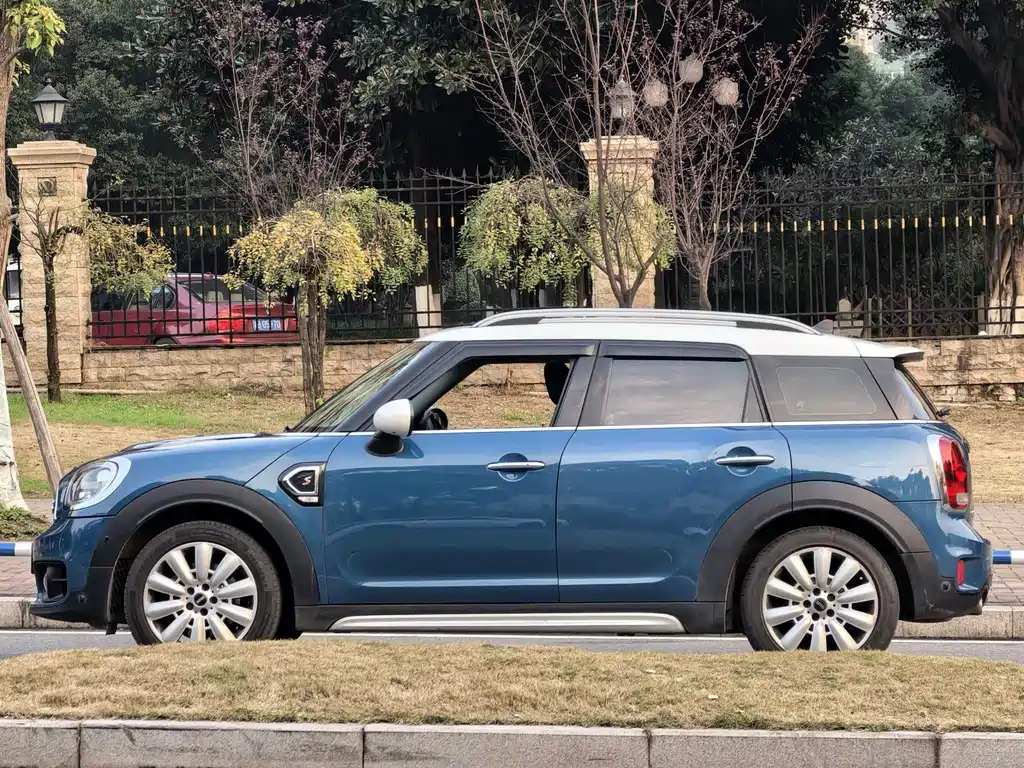 MINI Countryman 2019 — фото 12