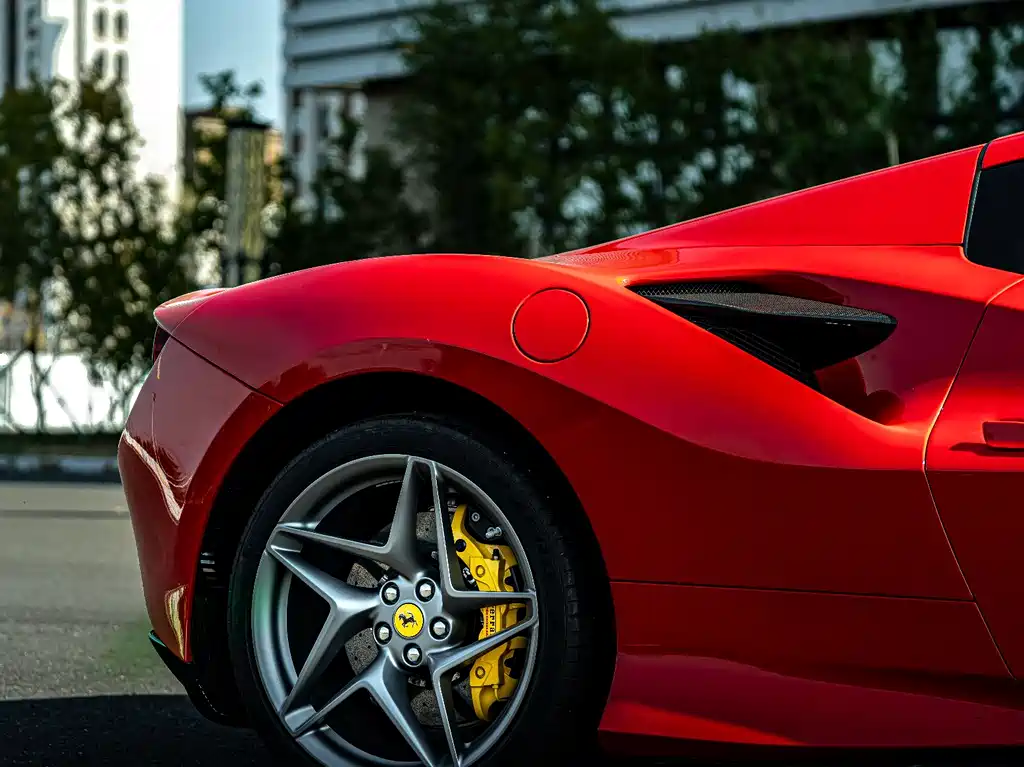 Ferrari F8 2021 — фото 14