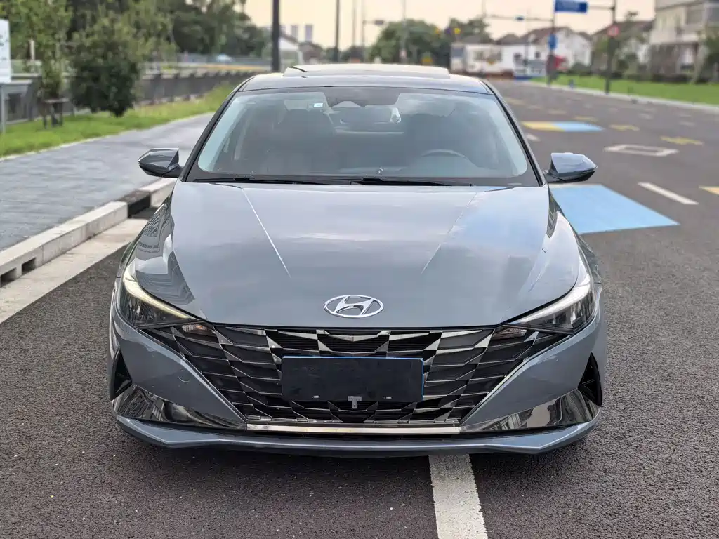 Hyundai Elantra 2022