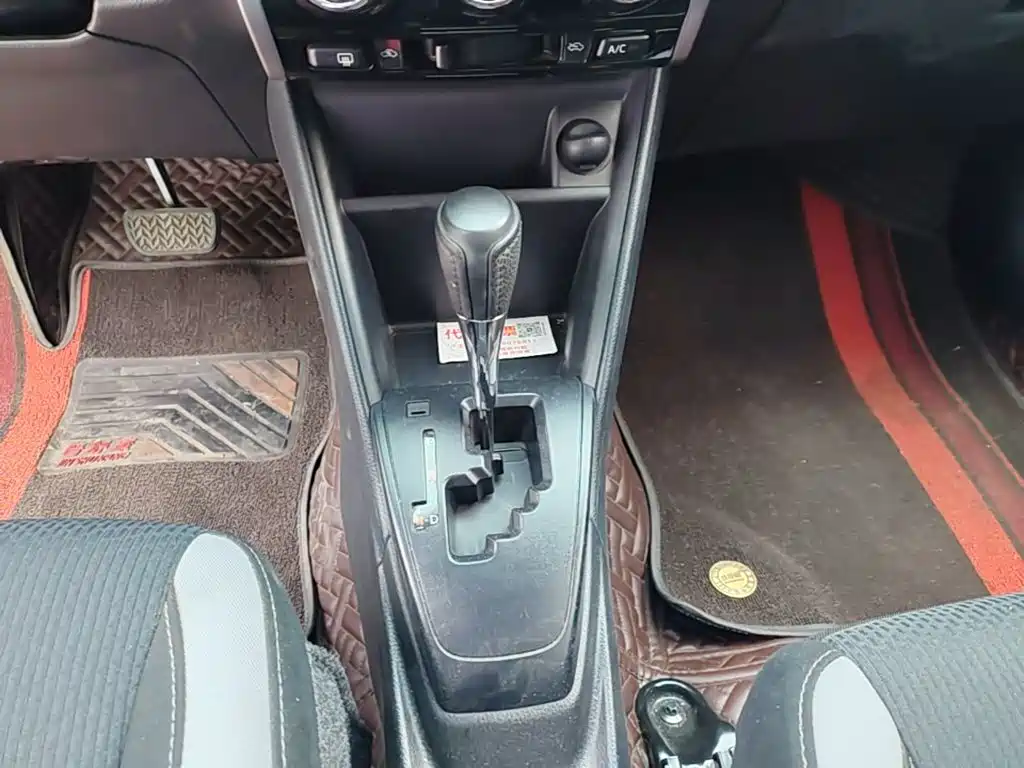 Toyota Yaris L 2021 — фото 14