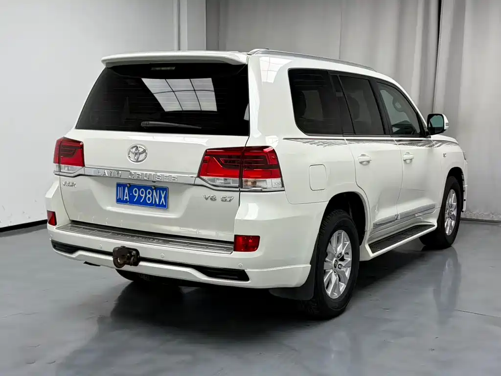 Toyota Land Cruiser 2017 — фото 9