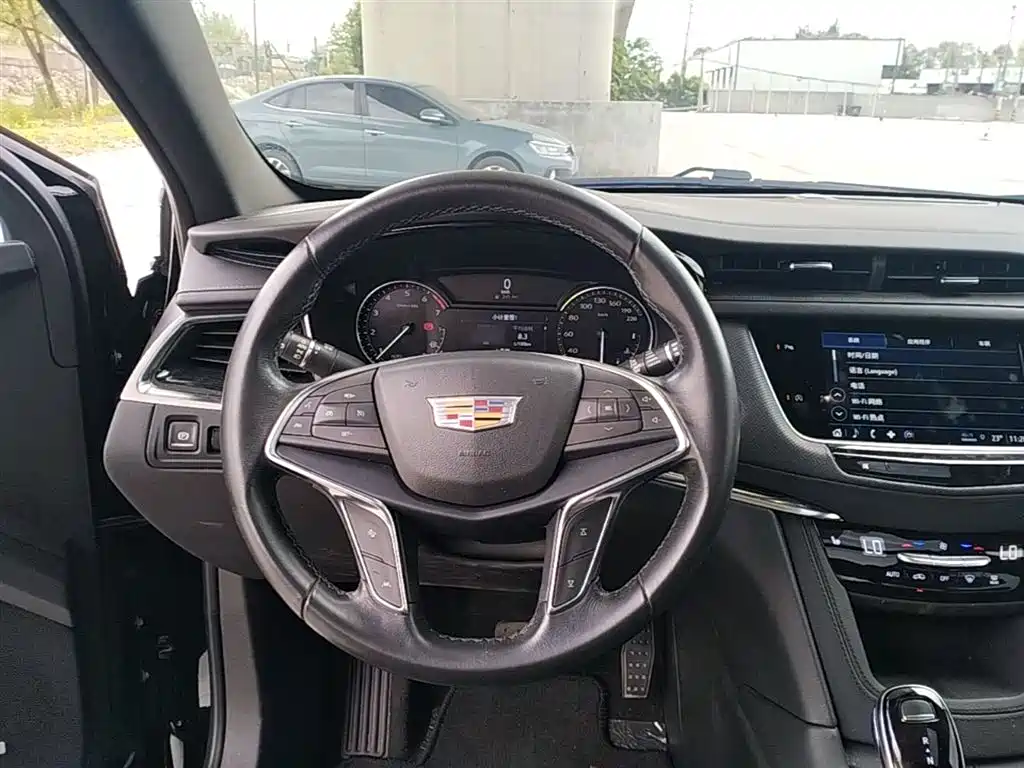 Cadillac XT5 2022 — фото 11