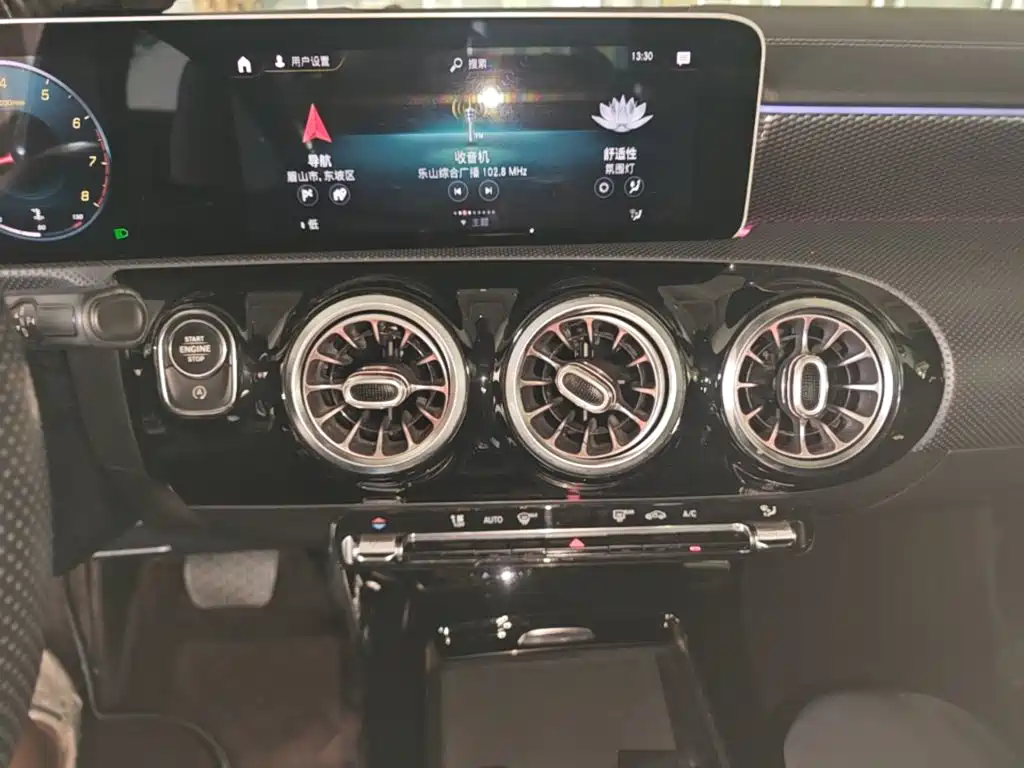 Mercedes-Benz A-Class 2020 — фото 13