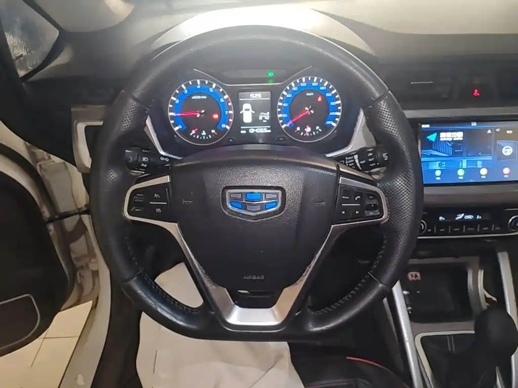 Geely Vision X3 2018 — фото 11