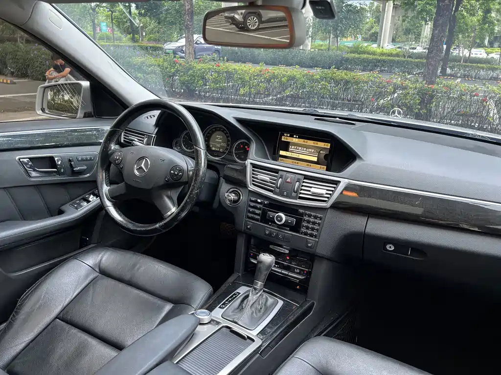 Mercedes-Benz E-Class 2010