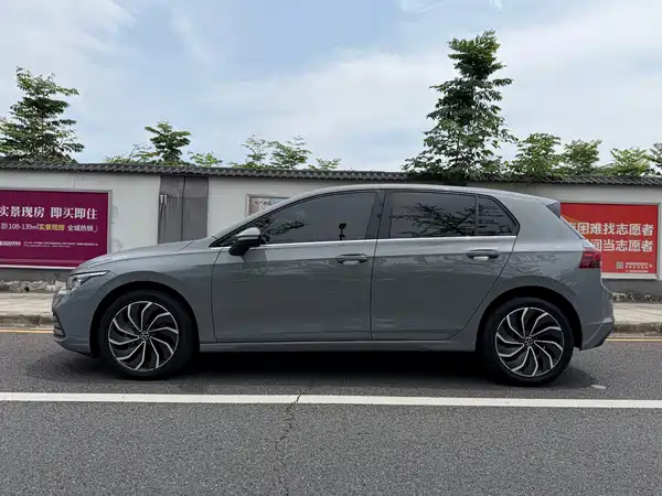 Volkswagen Golf 2022