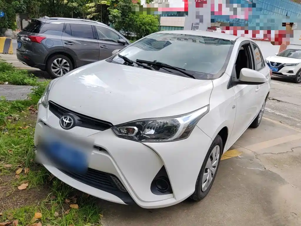 Toyota Yaris L 2020 — фото 1