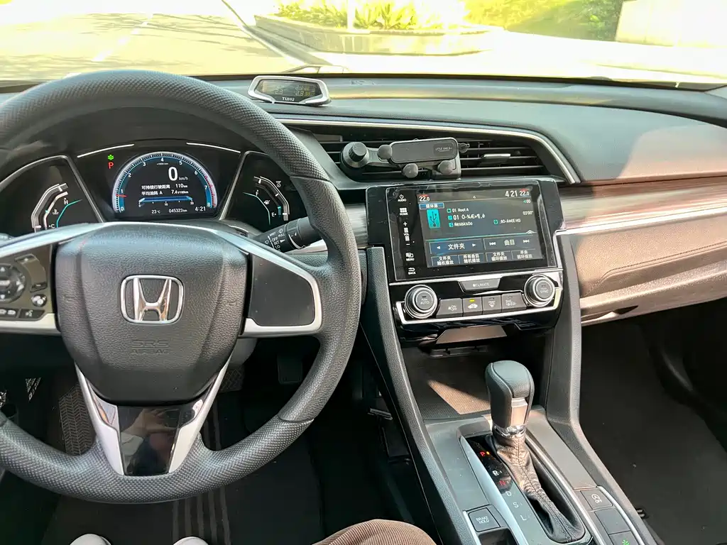 Honda Civic 2019 — фото 12