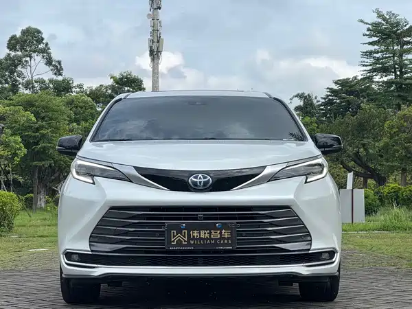 Toyota Sienna 2024