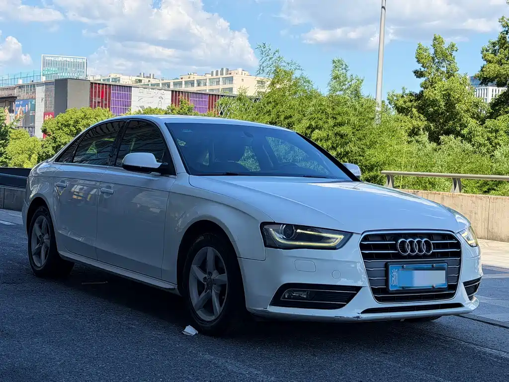Audi A4L 2016