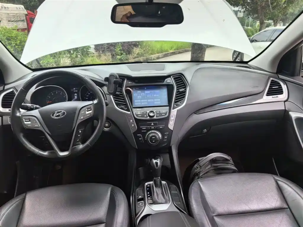 Hyundai Santa Fe 2016 — фото 10