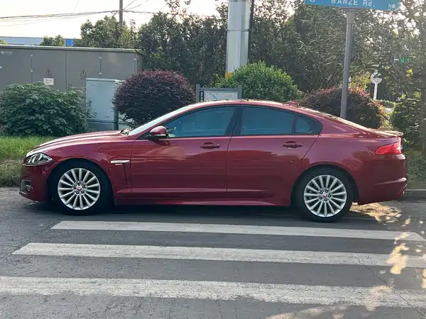 Jaguar XF 2015